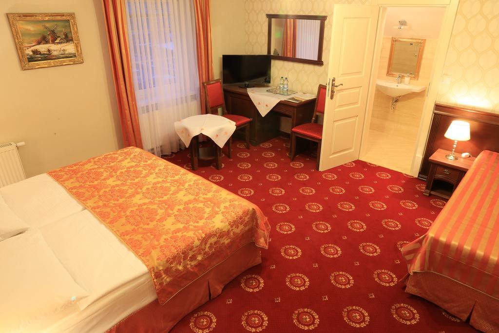 Hotel Kopernik チェホチネク エクステリア 写真