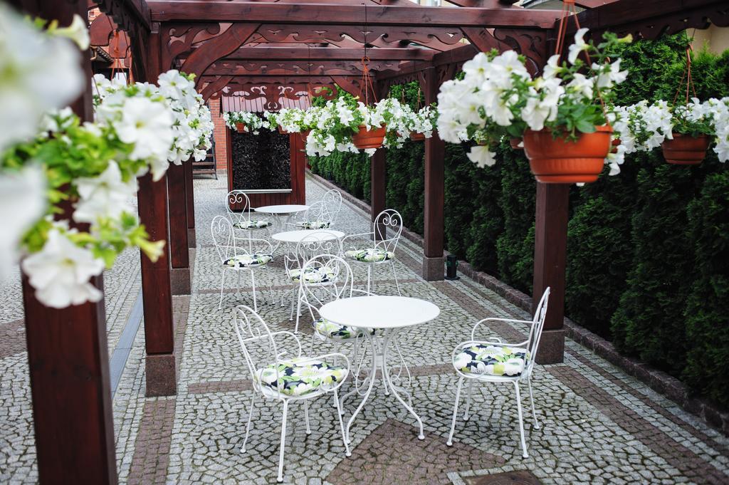 Hotel Kopernik チェホチネク エクステリア 写真
