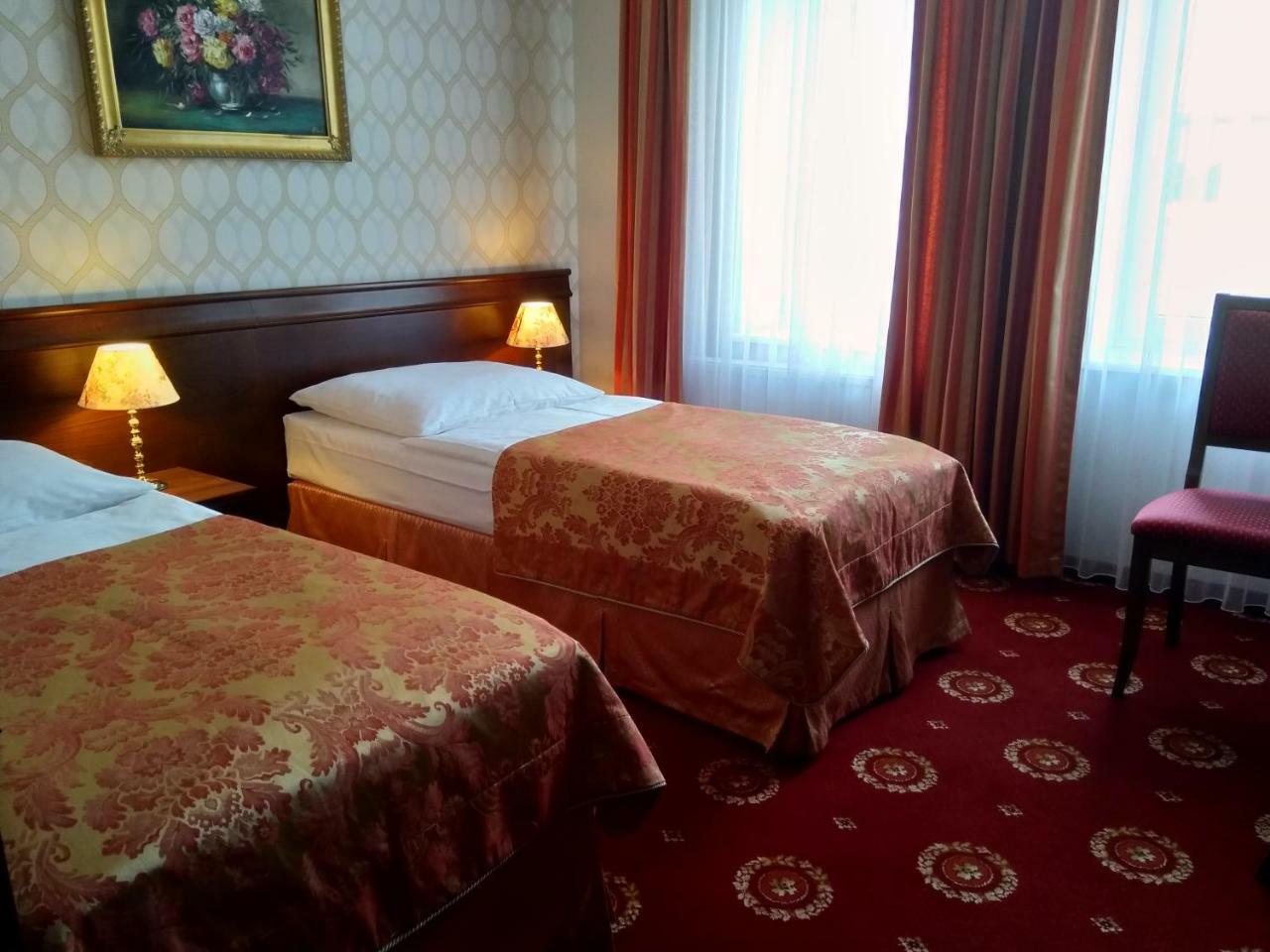 Hotel Kopernik チェホチネク エクステリア 写真